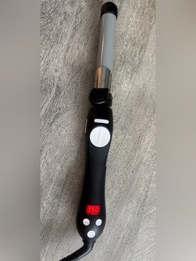 Beachwaver S1. Used 1 time. In perfect condition. No box.
